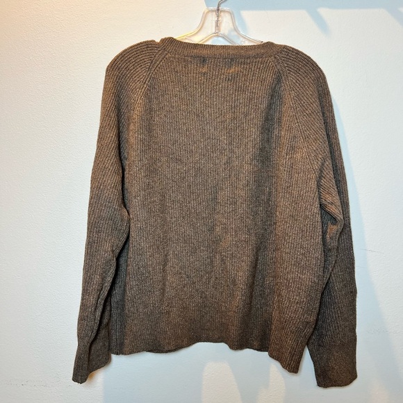 NWT Old navy size M women’s v neck sweater - Picture 4 of 5